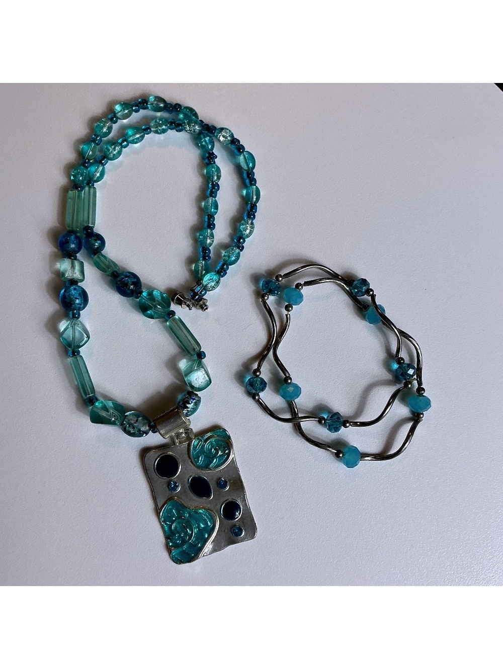 21” Blue Glass Bead Necklace w/ Complimentary Crystal Bead Stretch Bracelets